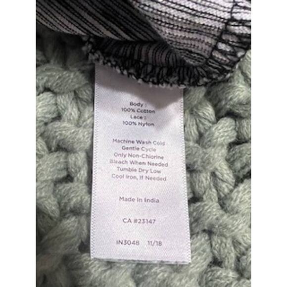 Talbots Woman Black and White Striped Tunic with Crochet Trim Plus Size 1X - Picture 7 of 7